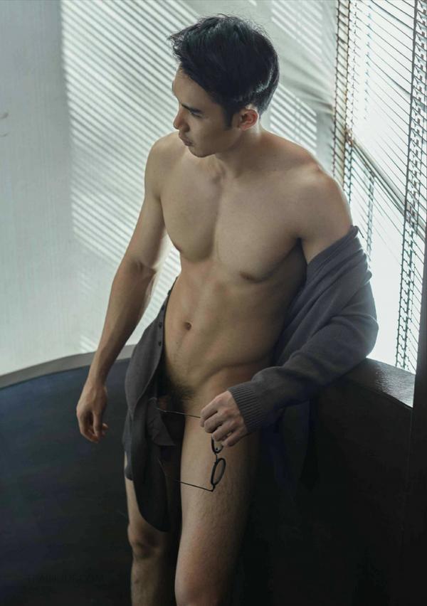 Riziist-Magazine-06--Bat