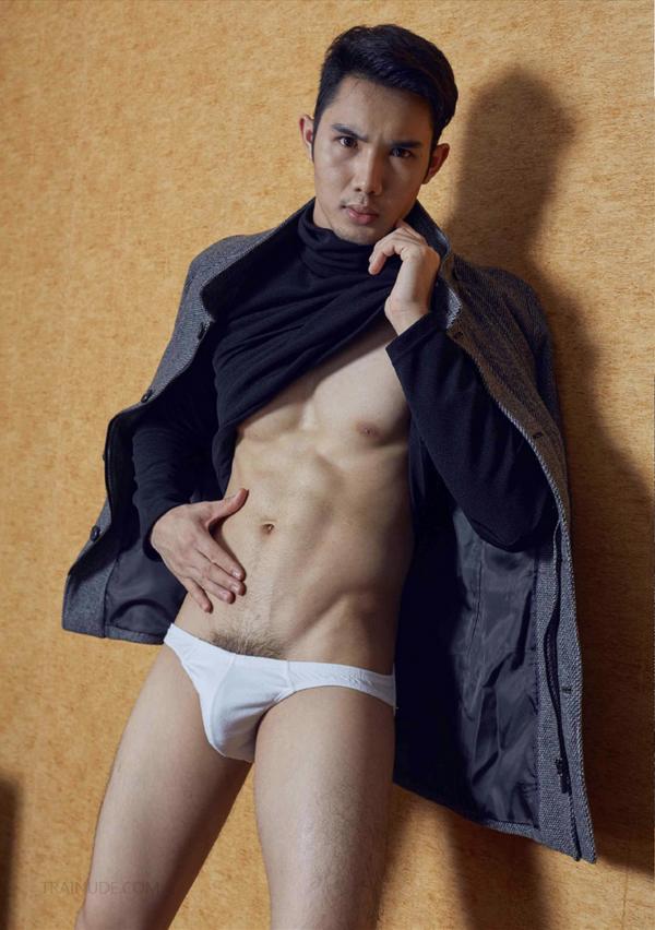 Riziist-Magazine-06--Bat