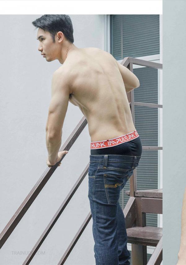 Riziist-Magazine-06--Bat