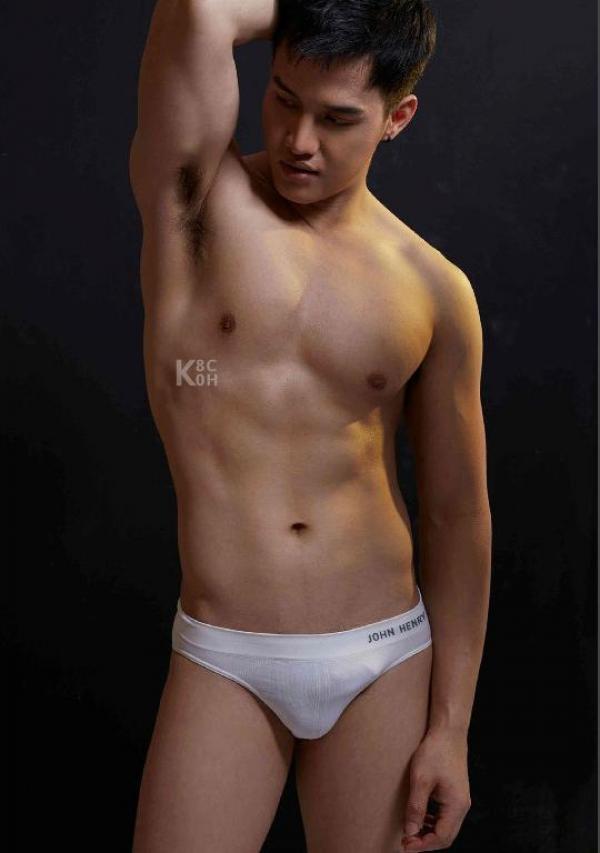 Riziist-Magazine-Issue-03-–-PALM-amp-TOR