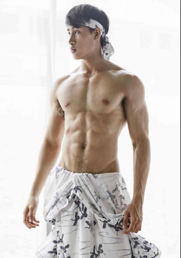 Riziist-Magazine-Issue-03-–-PALM-amp-TOR