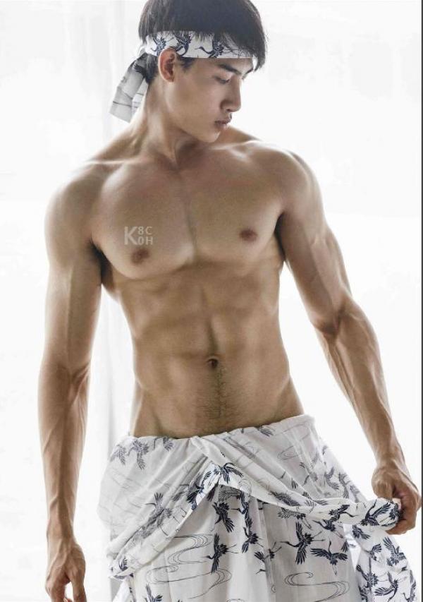 Riziist-Magazine-Issue-03-–-PALM-amp-TOR