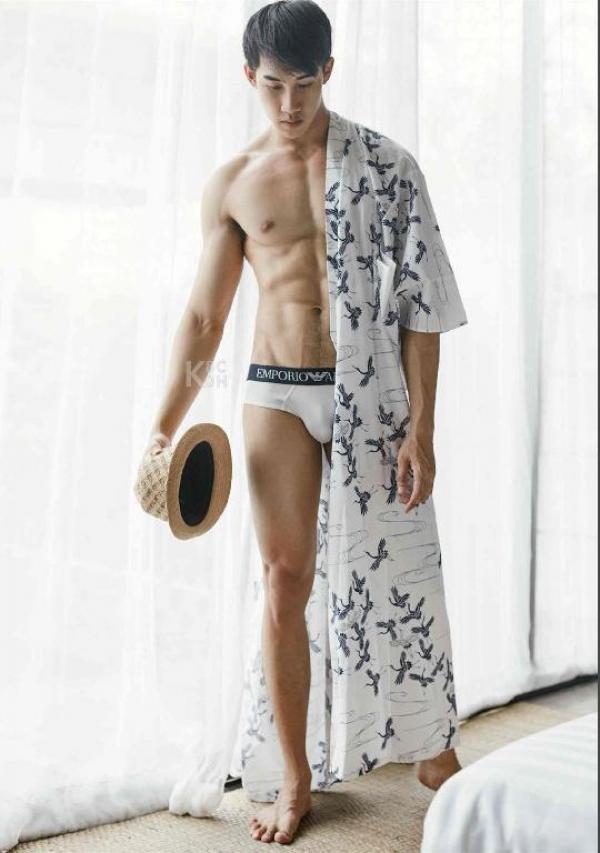 Riziist-Magazine-Issue-03-–-PALM-amp-TOR