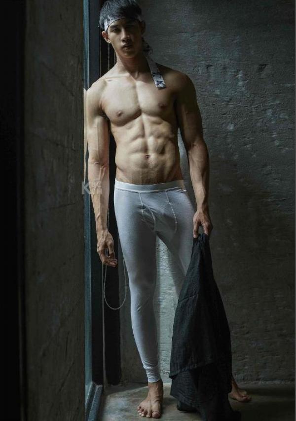 Riziist-Magazine-Issue-03-–-PALM-amp-TOR