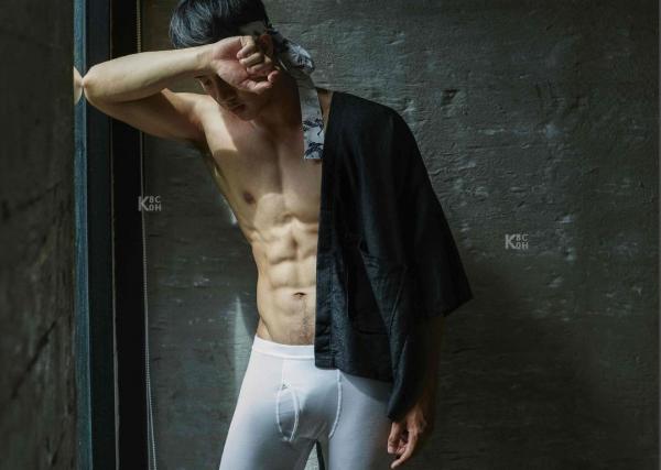 Riziist-Magazine-Issue-03-–-PALM-amp-TOR