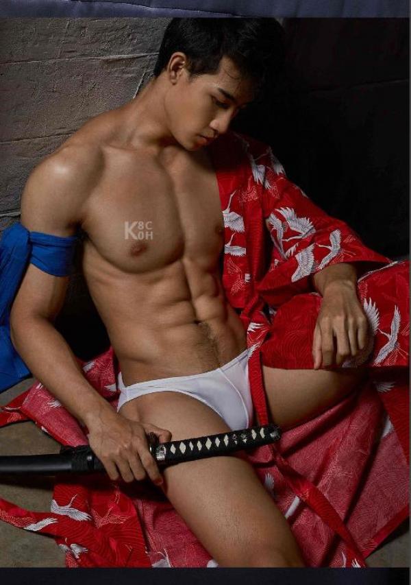 Riziist-Magazine-Issue-03-–-PALM-amp-TOR