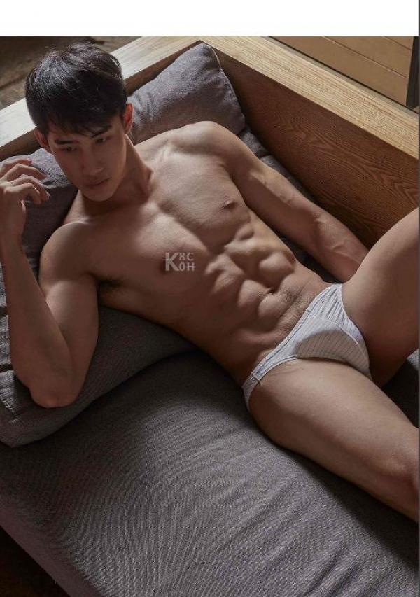 Riziist-Magazine-Issue-03-–-PALM-amp-TOR