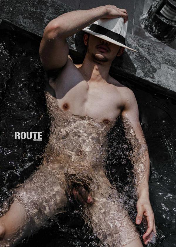 Route-Photobook-No.04-version-nude-Ebook