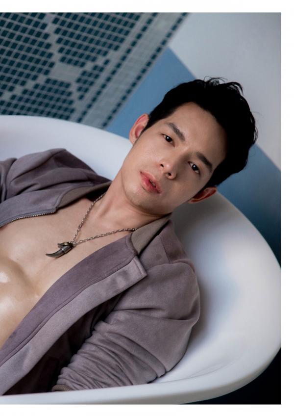 SELF-02--Soumphon-Senesilom-127-Pics--BtS