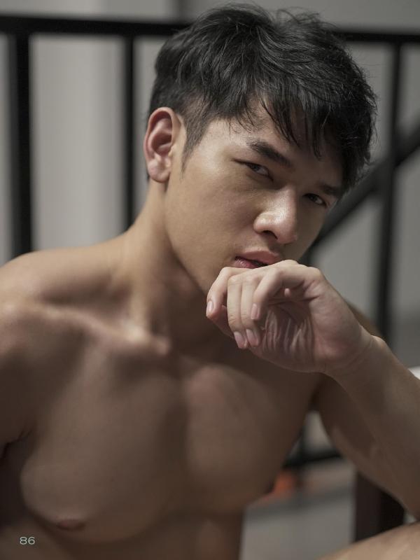 STRAIGHT-04--MOS--EbookVideo-