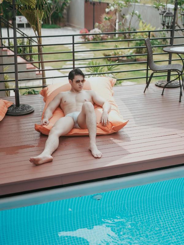 STRAIGHT-04--MOS--EbookVideo-