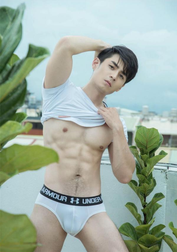 Virile-No.42-–-Nate-EbookVideo