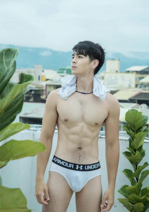 Virile-No.42-–-Nate-EbookVideo