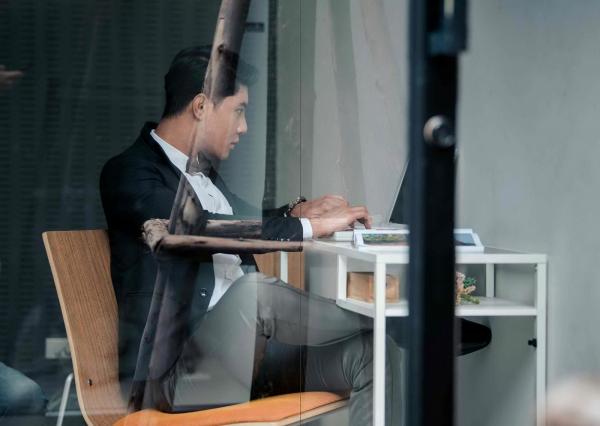 XROMANCE-2--Love-Actually