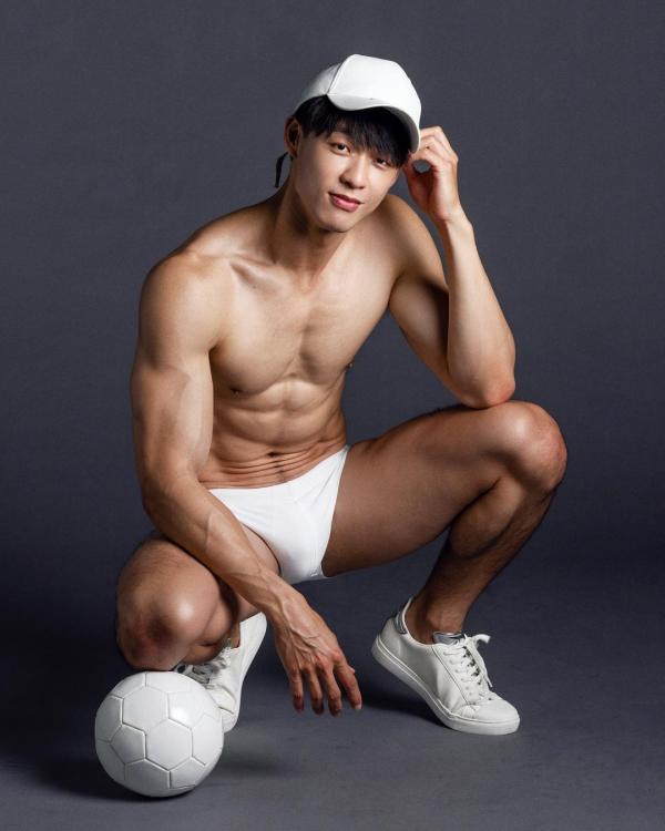 Yilianboy-collection-–-Six-pack-body