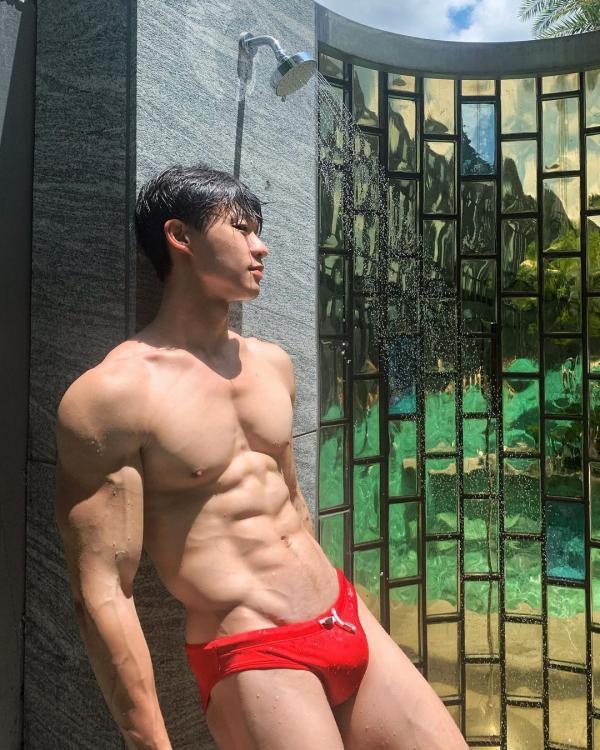 Yilianboy-collection-–-Six-pack-body