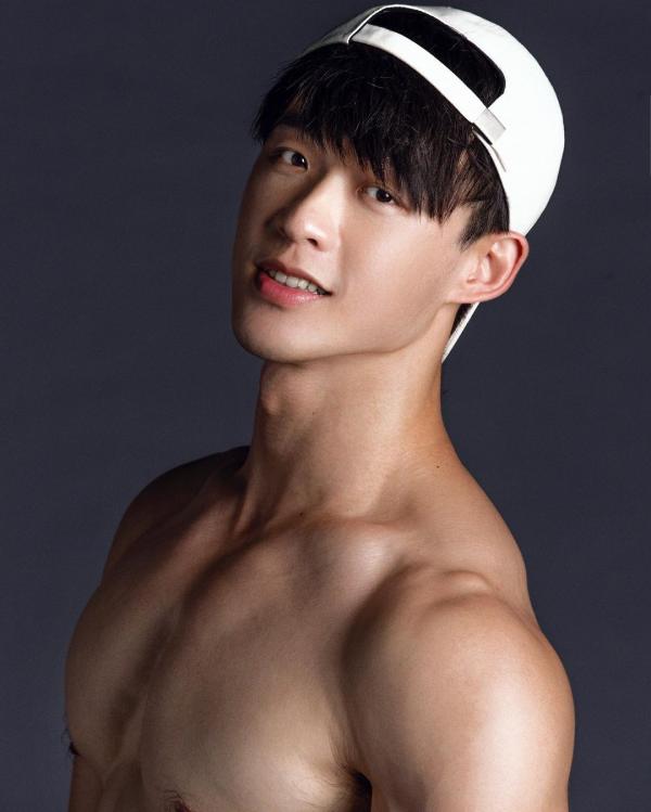 Yilianboy-collection-–-Six-pack-body