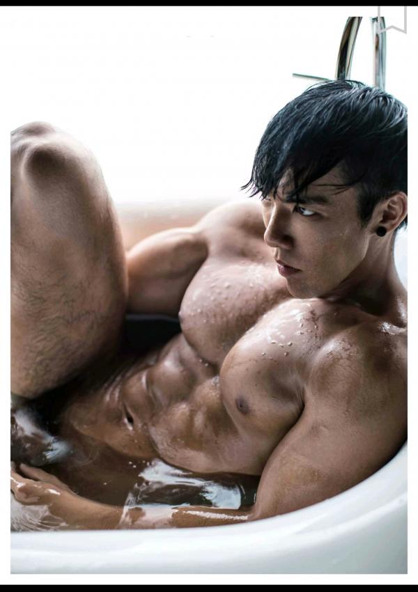 謝梓秋男性ヌード写真集「Naked-Osean」裸海之旅