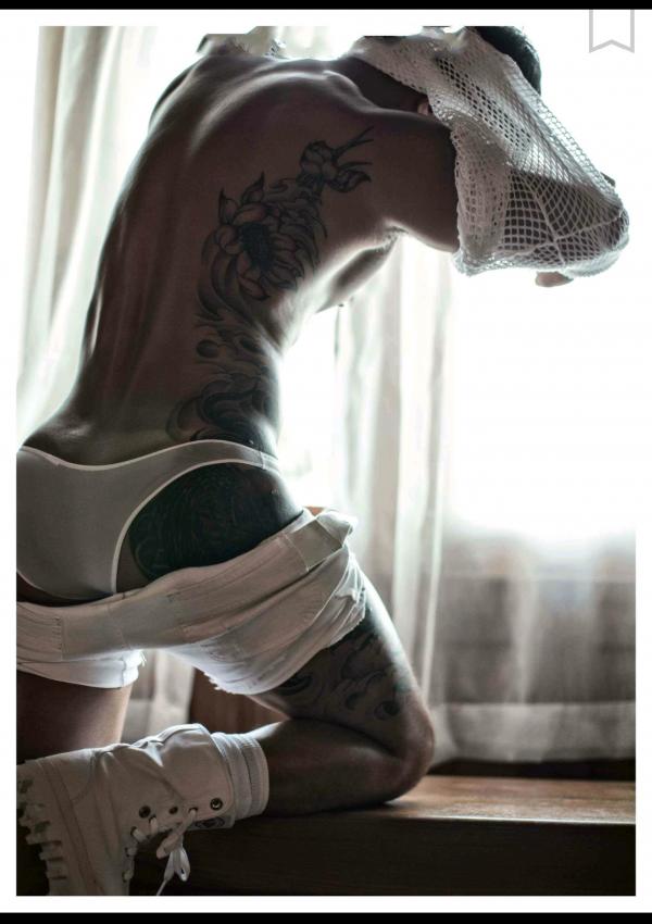 謝梓秋男性ヌード写真集「Naked-Osean」裸海之旅