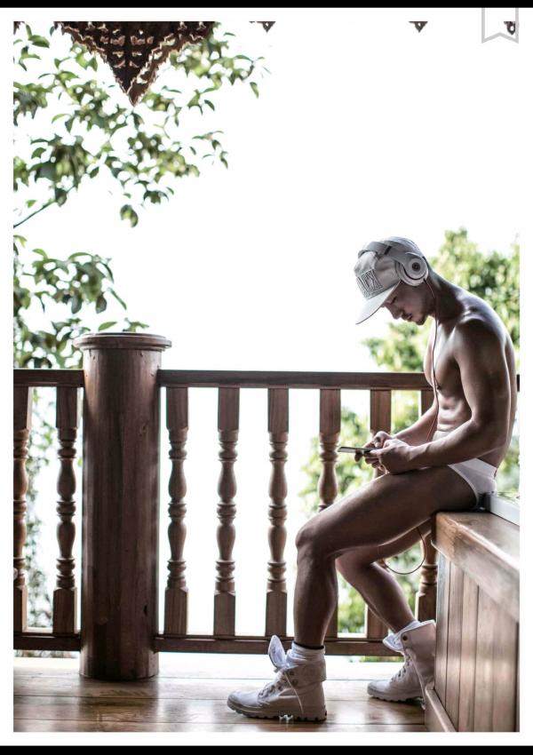 謝梓秋男性ヌード写真集「Naked-Osean」裸海之旅