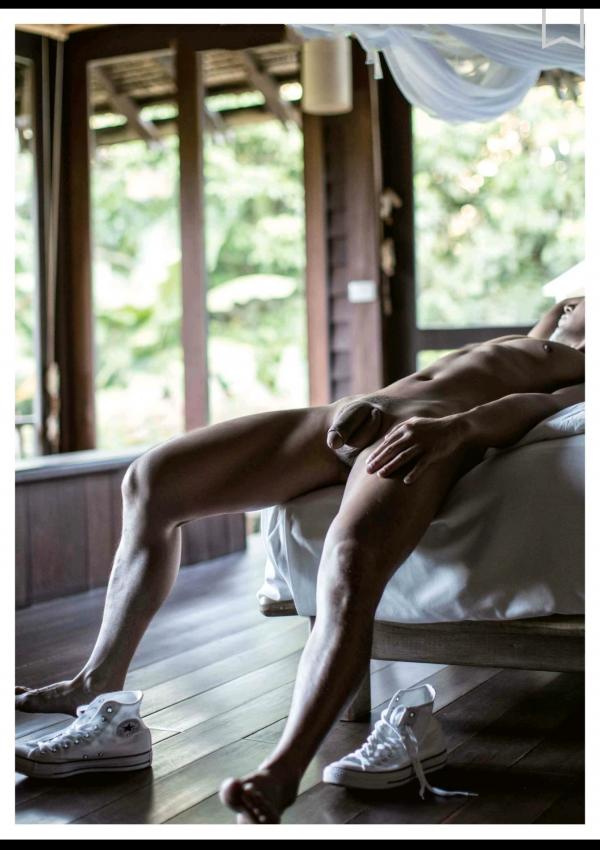 謝梓秋男性ヌード写真集「Naked-Osean」裸海之旅